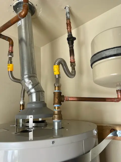 Water heater installation and plumbing repair in Red Oak